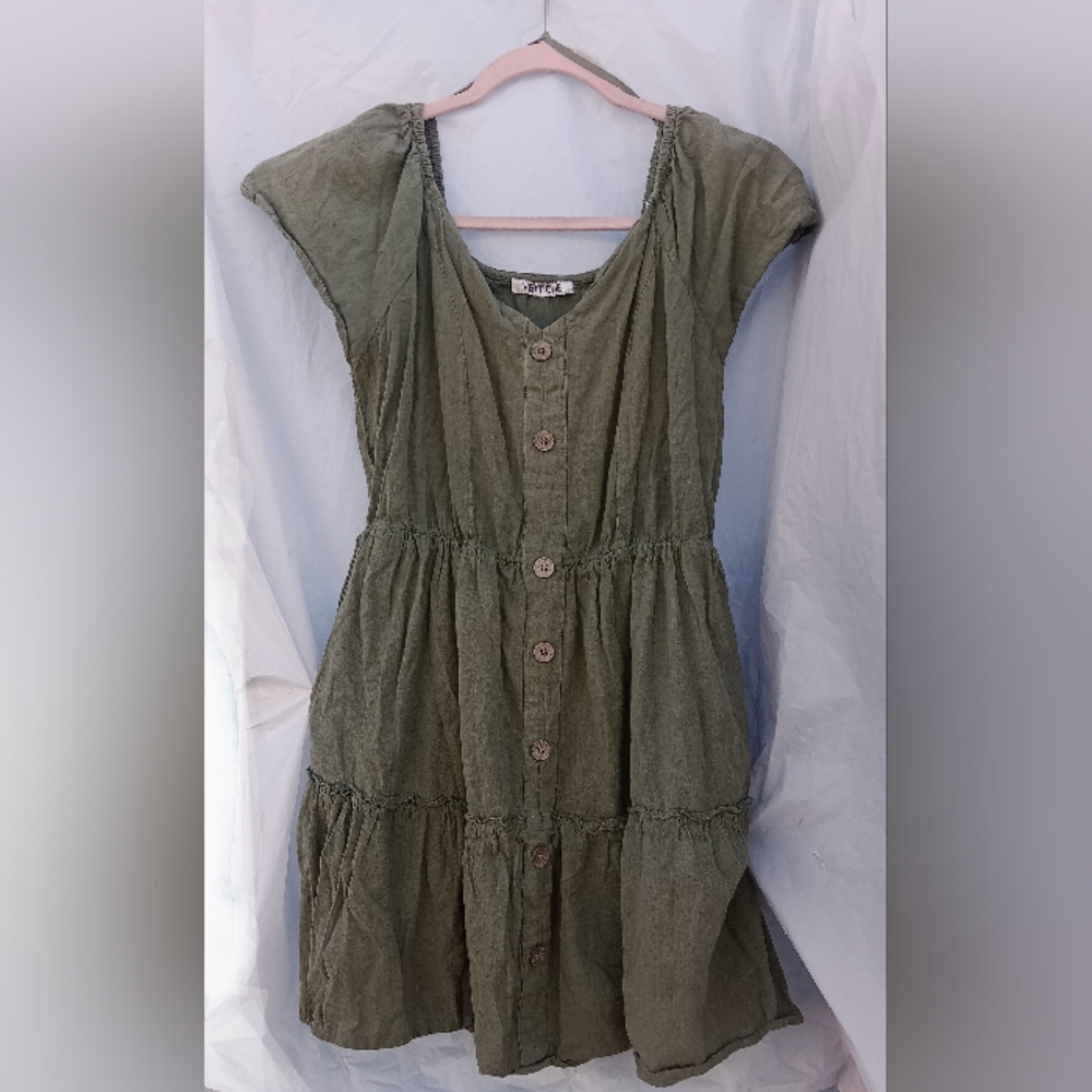 'VERTICHE' Olive Green Tiered Short Sleeve Mini Dress - Sz. Tall/Med